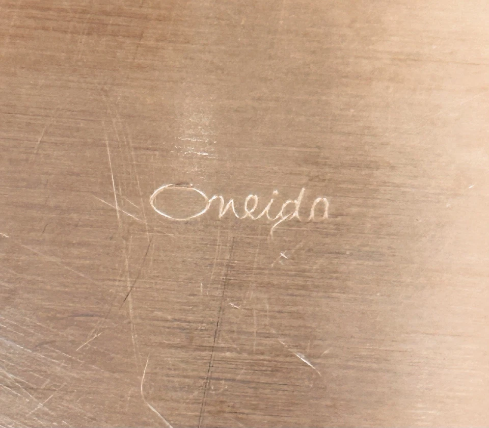 Plato de mantequilla vintage Oneida Waves patrón castillo plato plateado con bandeja de cristal Foto 4 de 4