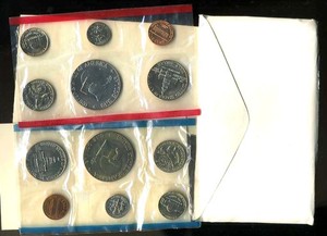 1975 P D MINT SET U.S PHILIDELPIA+DENVER Government Packaging OGP COIN PD#8718