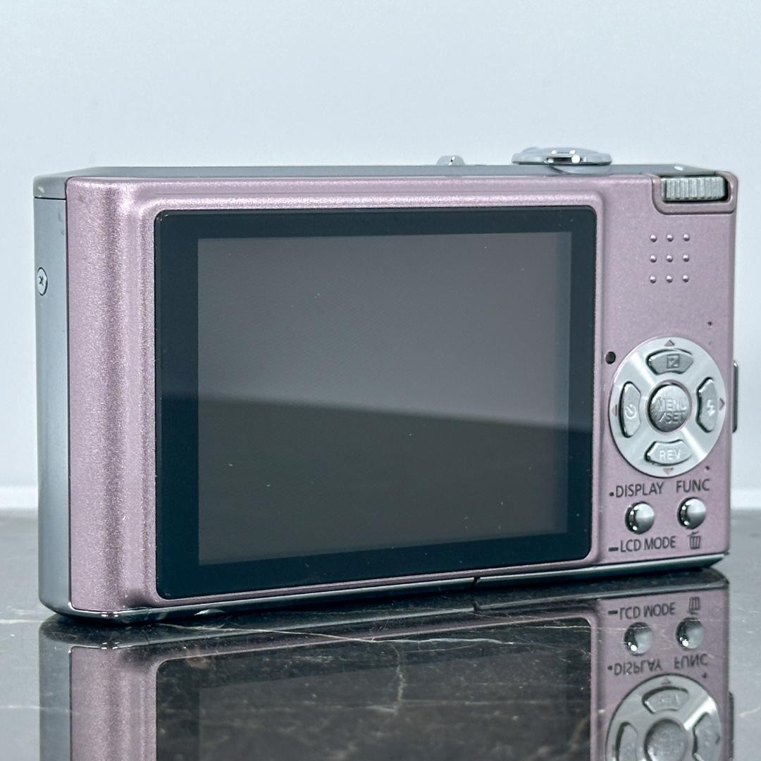 Panasonic LUMIX DMC-FX33 ピンク 概要 デジタルカメラ DMC-FX33 | LUMIX（ルミックス） ミラー