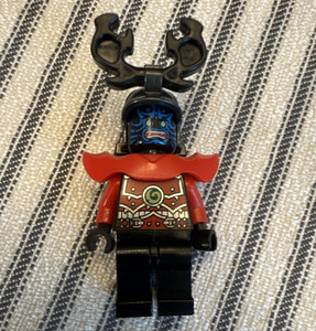 LEGO NINJAGO General Kozu Minifigure w/ Helmet, Red Armor, Armor, Ninjas