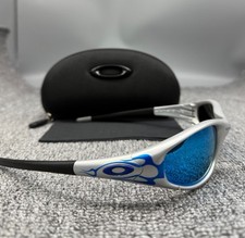 Oakley Straight Jacket 99 Muzm OO9505 Silver Frames/Blue Lenses