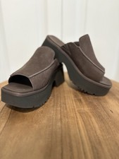 UGG Women's New Heights Slide Sandal Size 9