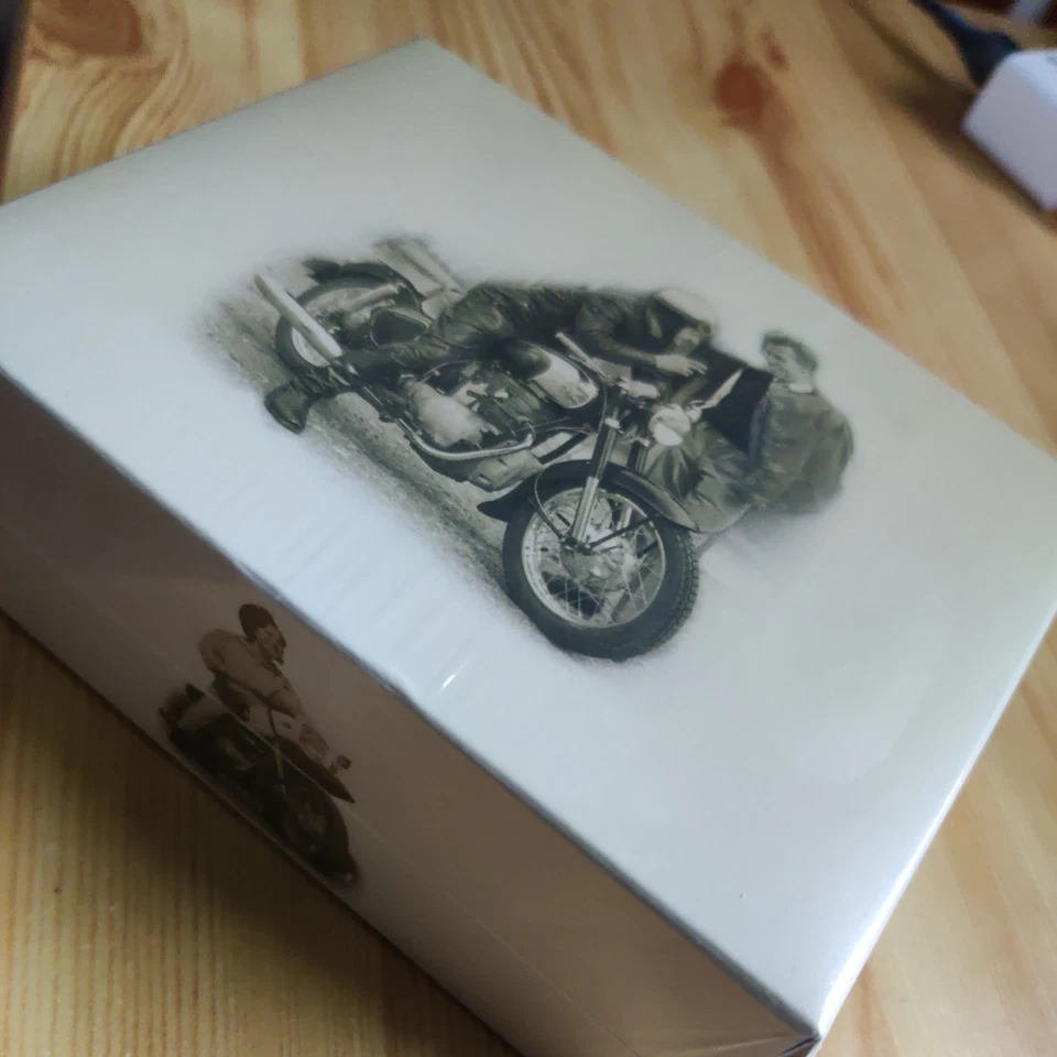 Jawa 354 Motorrad 1:24  Modellmotorrad Neu mit OVP - Bild 4 von 4