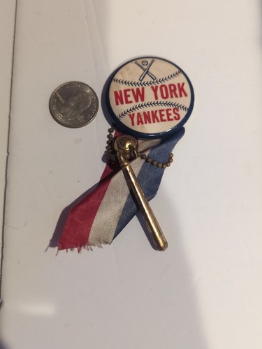 Vintage RARE NY Yankees Pin Ribbon Bat Ball With CHAIN - Picture 2 of 2