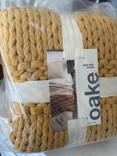 OAKE Ultra CHUNKY HAND KNIT THROW BLANKET in Mustard/Yellow 50" x 60" NEW NRFP