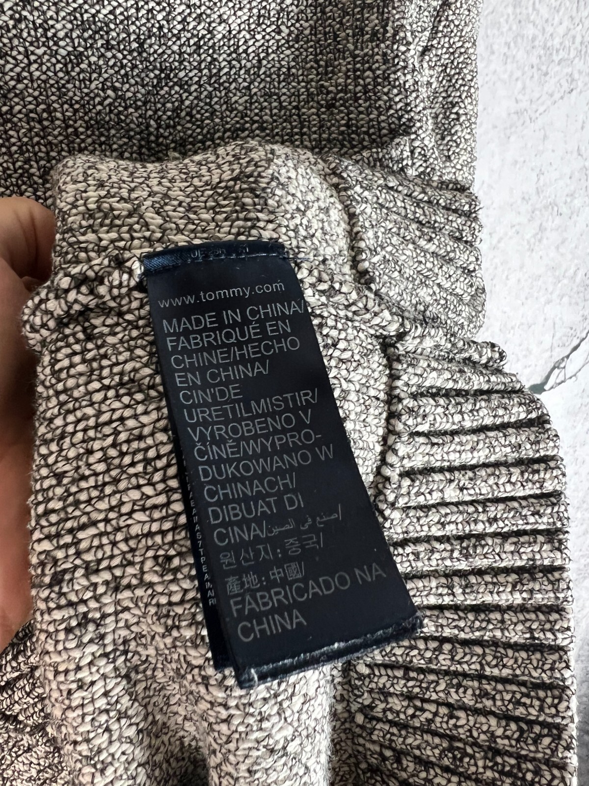 Vintage avant garde Tommy Hilfiger Sweater Men's Sz M Knit Cream Pullover image 5
