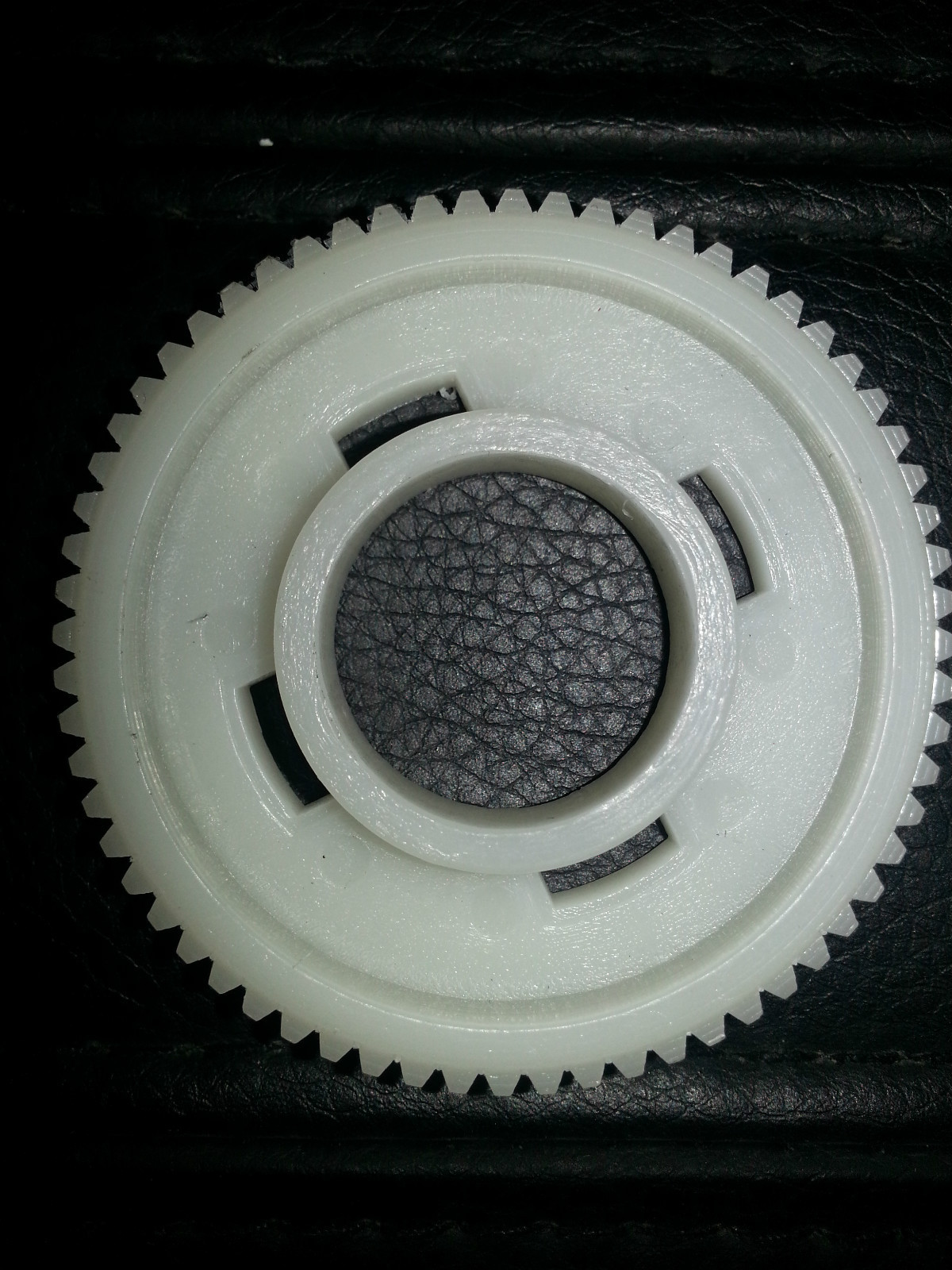 0006 Mazda MPV Window Regulator Motor Gear Front LH Left Driver or RH