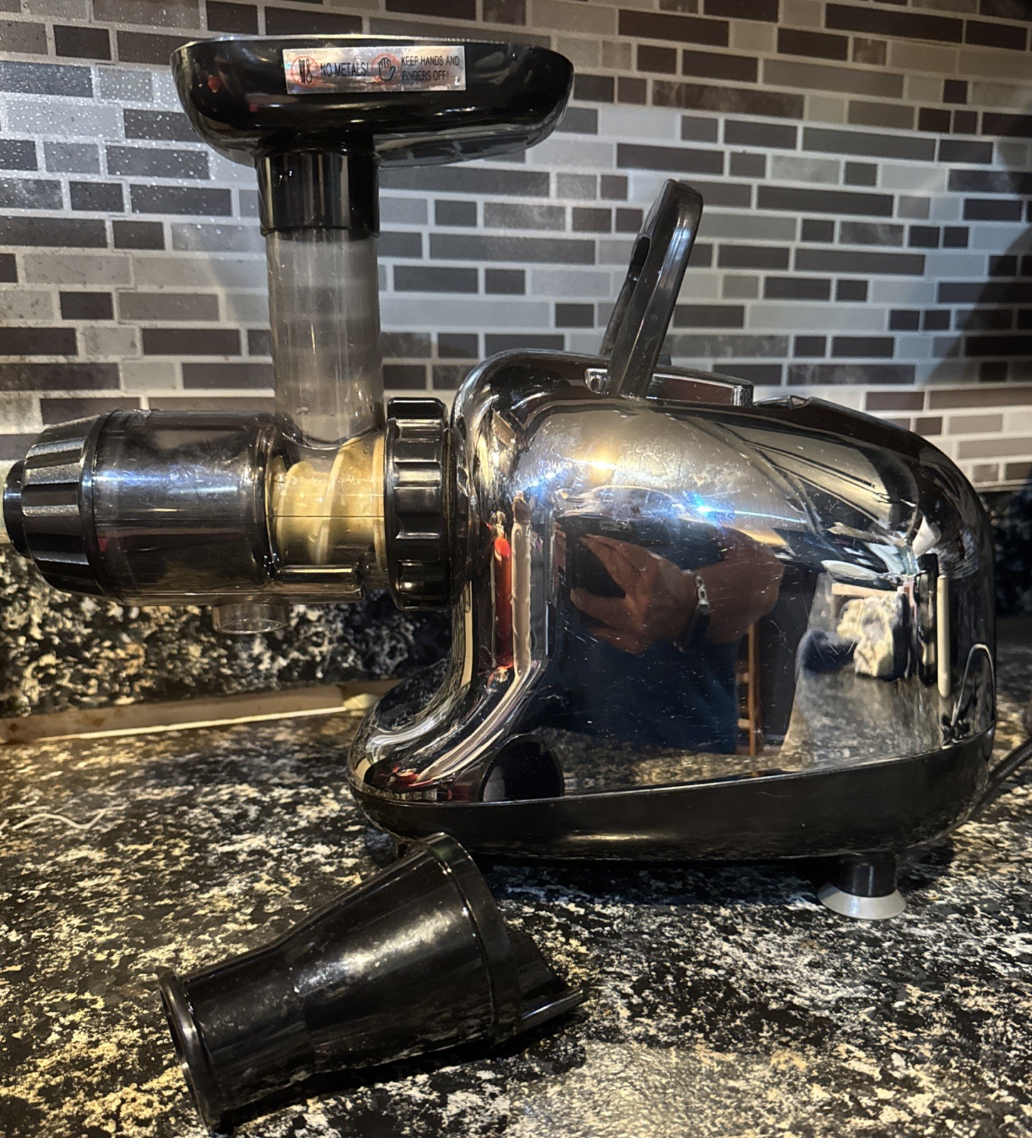 OMEGA Juicer 8005 Masticating Fruits & Vegetable Extractor No Plunger Works