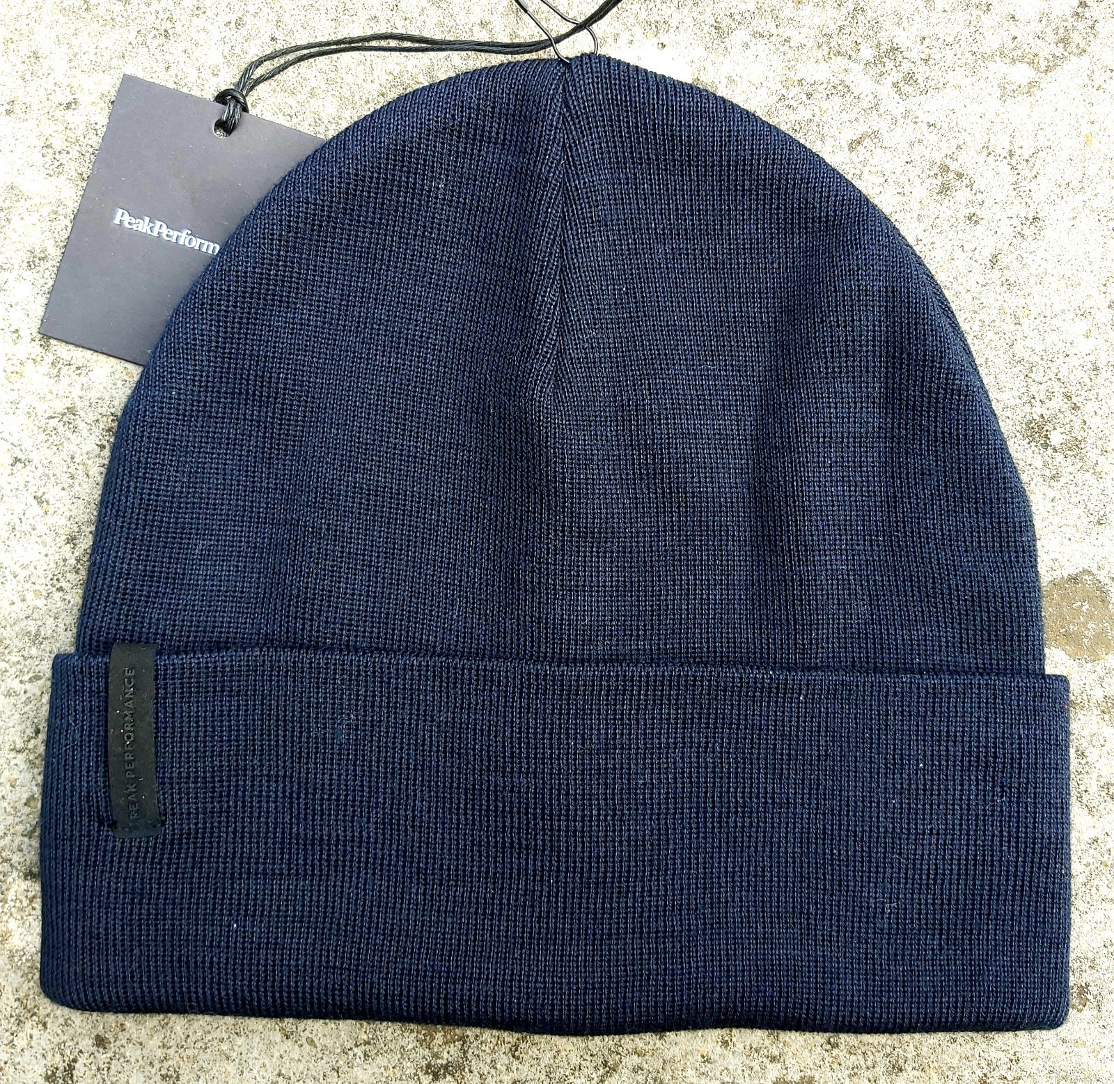 PEAK PERFORMANCE of SWEDEN - Dark Navy 50%  MERINO WOOL Beanie Hat Toque TAGS