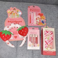 Strawberry Shortcake Sweetheart Set Headband,Hair Detangler,Lip Gloss Tweezers