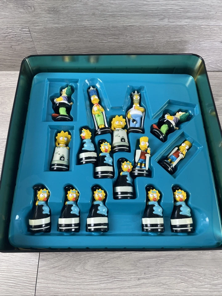 The Simpsons Vintage Chess Set in Tin Collectors Box 100% Official 1998 - Image 3 of 4