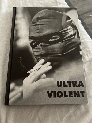 Pouria Khojastehpay Ultra Violent 550 Buch