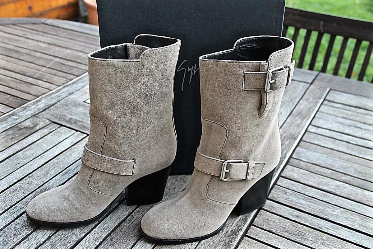 Bottines daim beige new arrivals