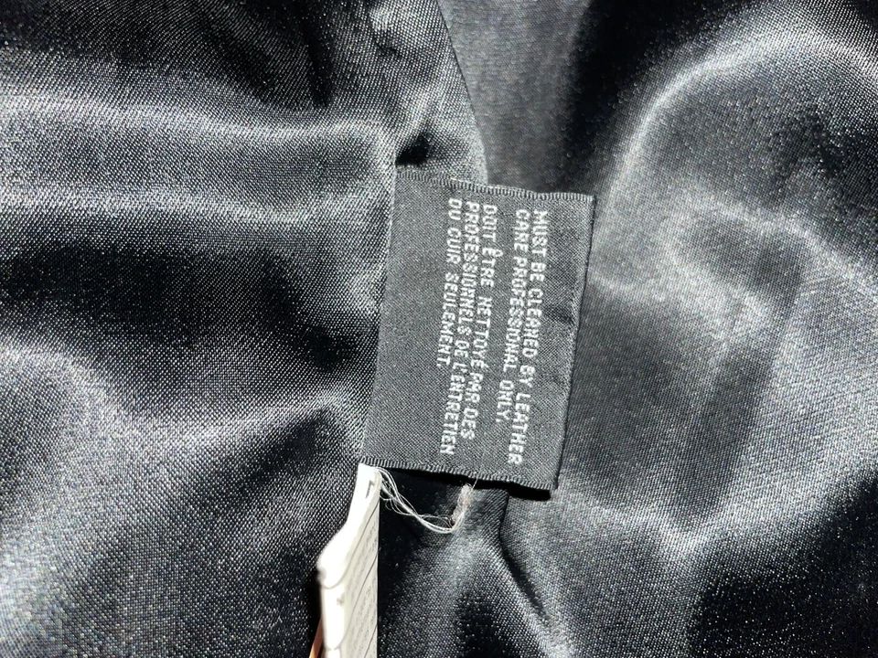 Abrigo Andrew Marc vintage de cuero negro con cinturón Foto 4 de 4