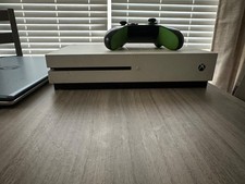 xbox series s console. Comes with one remote ...