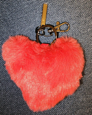 Aldo Red Heart Hangoff Furry Heart Charm Keyfob Key Clip Gunmetal Hardware NWT!