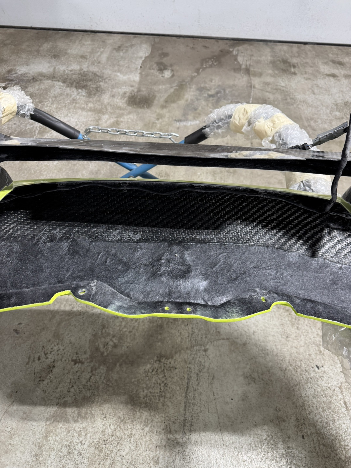LAMBORGHINI HURACAN LP610 FRONT BUMPER AFTERMARKET CARBON FIBER LOWER USED
