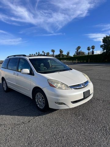 2008 Toyota Sienna XLE Limited Minivan 4D