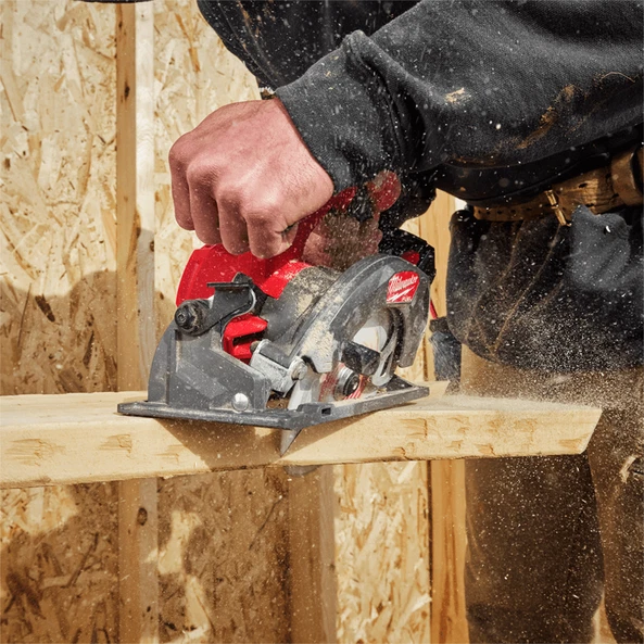Milwaukee M18FCS552-0B 18V FUEL Compact 165mm Circular Saw - Body Only & 24" Bag - Image 3 of 4