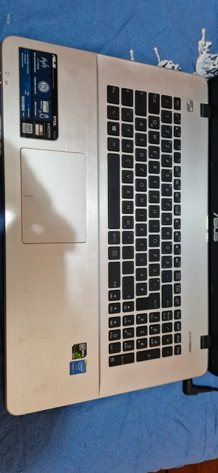 asus r752l - Immagine 2 di 4