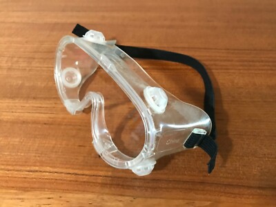 REDUCED Pyramex G204 Clear Chemical Goggle scratch resistant polycarbonate lens