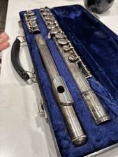 ARMSTRONG 102 Closed Hole Silver Flute w/Case