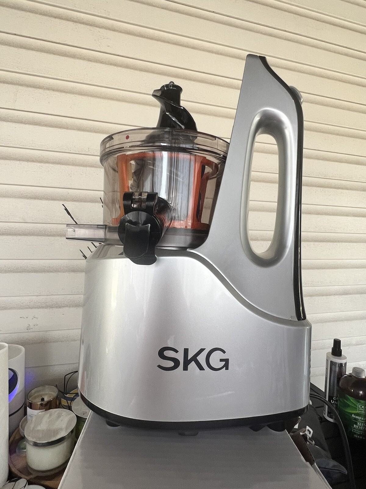2088 SKG Big Calibre Slow Juicer New in Box 