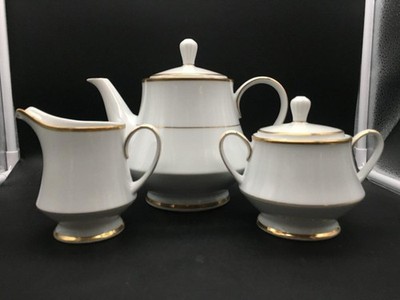 NORITAKE HERITAGE 3 PIECE LOT: TEAPOT, CREAMER & COVERED SUGAR BOWL 2982 CH7580