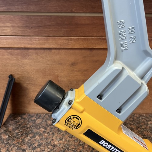 bostich floor nailer BTFP12569 2 In 1 Flooring Tool P22 - Picture 2 of 13