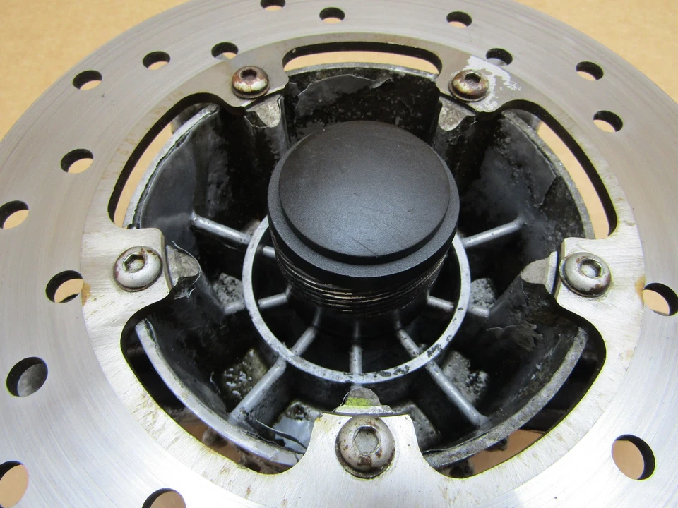 Piaggio Vespa PX 125 2003 8,173 miles front hub and disc (15376) - Image 2 of 4