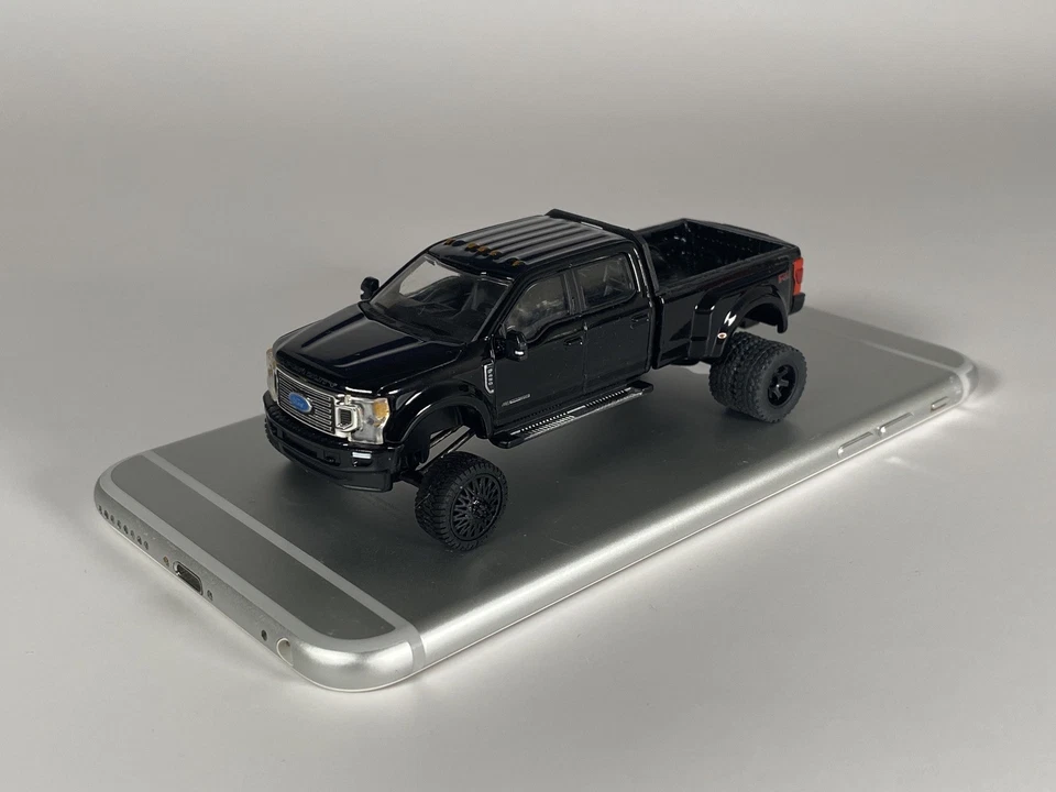 Camioneta pickup Ford F450 F-450 Platinum doble diecast 1/64 personalizada/elevada Foto 2 de 4