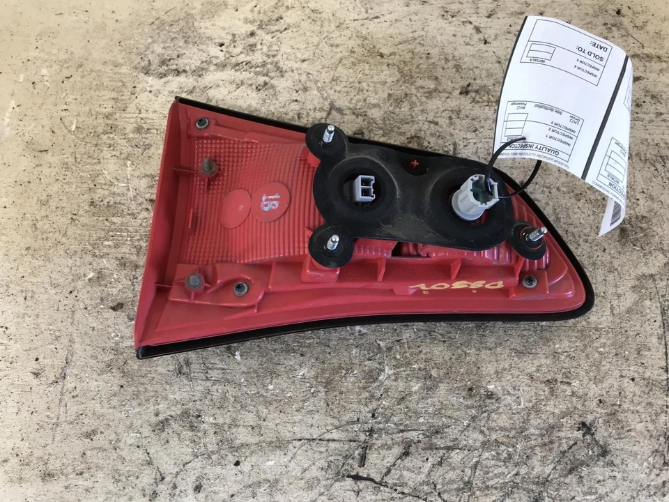 Б/у правый внутренний задний фонарь в сборе подходит: 2015 Infiniti Infiniti qx80 gate moun - Изображение 3 из 4