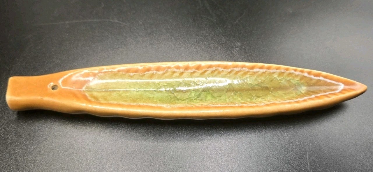 Ceramic Leaf-Shaped Incense Holder - Fairycore / Cottagecore Vibes