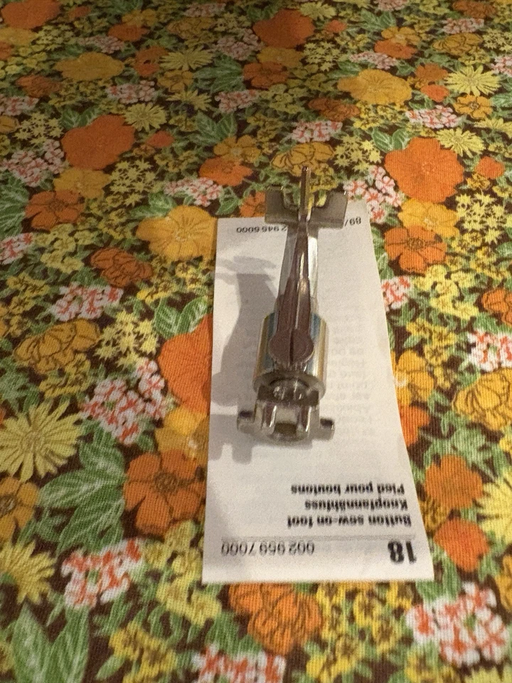 Bernina #18 Button Sew-On Foot – Old Style – 0029597000 – Excellent Condition - Image 3 of 4