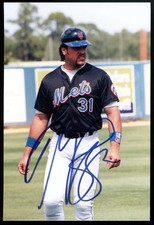 Mike Piazza Rookie Cards and Autograph Memorabilia Guide 41