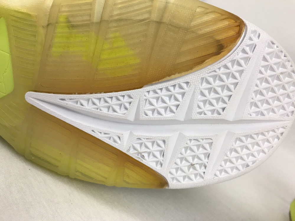 Nike Zoom LeBron 12 III Low White/Volt SAMPLE Size 12 LeBron 7a3a44 Nike Zoom LeBron 12 III Low White/Volt SAMPLE Size 12 LeBron 7a3a44