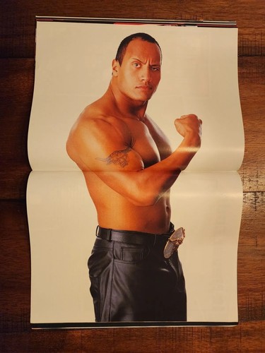WWF Magazine 2002 The Rock is The Scorpion King **HAS POSTERS** C - Picture 14 of 17