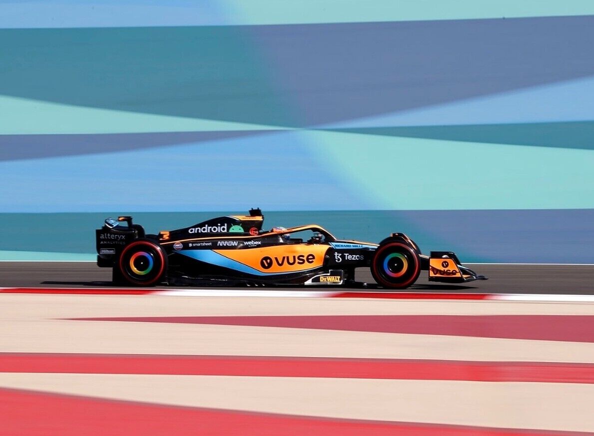 2022 Daniel Ricciardo Signed Official Replica McLaren F1 2022 Daniel Ricciardo Signed Official Replica McLaren F1