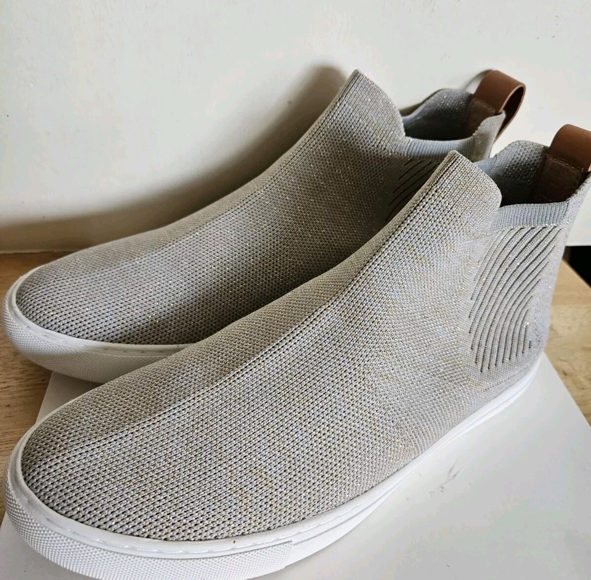 $158 Gentle Souls Kenneth Cole Womens Rory Mid Sneaker Grey  display picture 1
