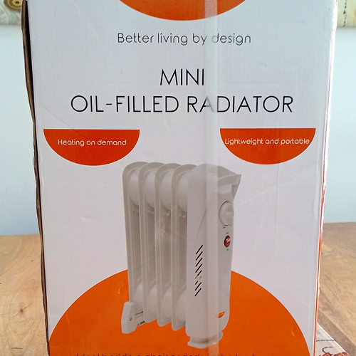 Portable Oil Filled Radiator 0.5kW White, Rotary Knob, 1 Heat, 23.5cm
