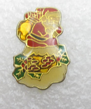 Red Santa Clause Christmas Carrying Present Lapel Pin (E429)