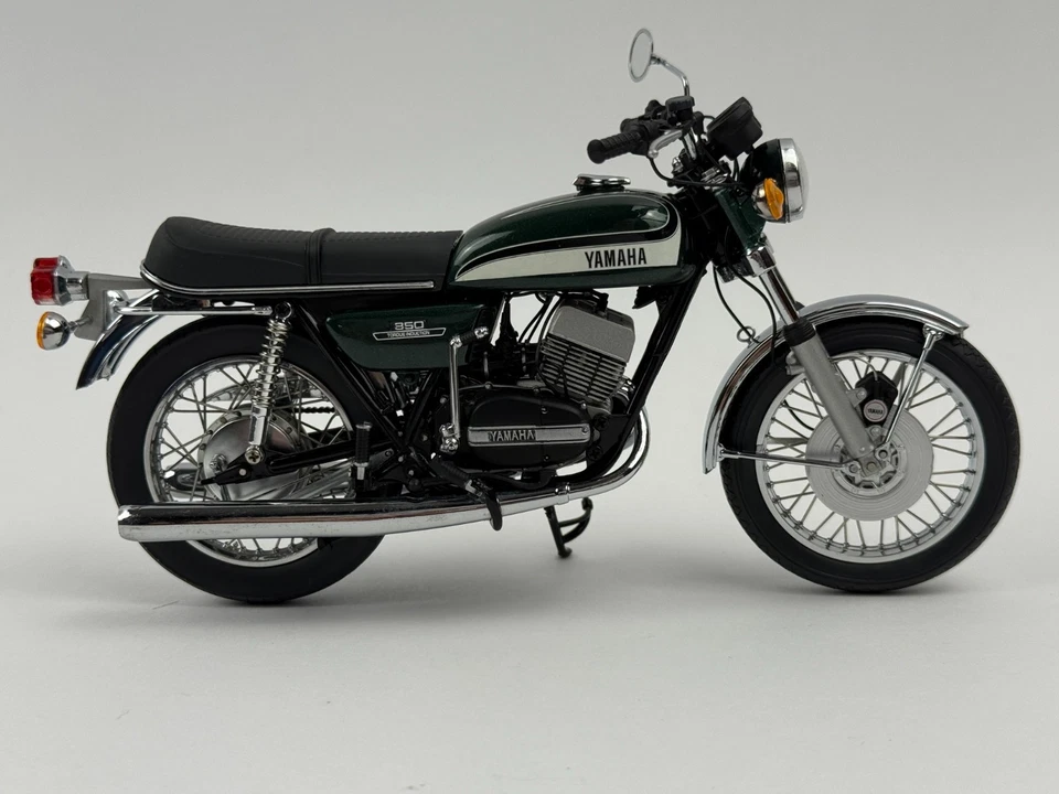 Minichamps 1973 Yamaha RD 350 Motorcycle Scale Model 1:12 - 122 163500 No. 76 - Image 2 of 4