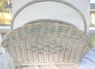 Country Cottage Core White Wicker Magazine Basket Rack Footed Organizer Coastal - Image 1 of 4