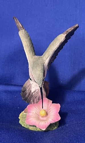 Rubí - Colibrí Garganta 4" Estatuilla Alimentándose de una Flor (dañado) - Imagen 4 de 5
