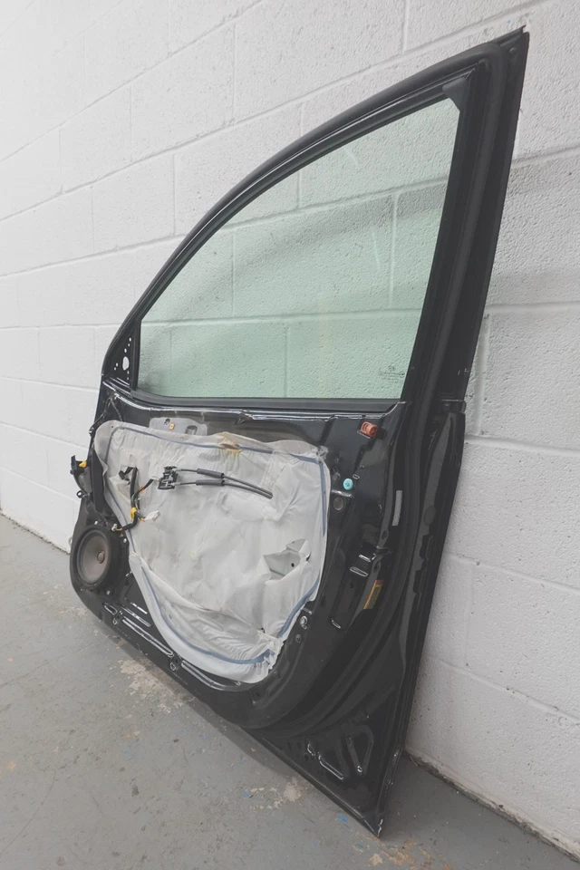 2010-2013 KIA FORTE SEDAN/HATCHBACK RIGHT SIDE FRONT DOOR (OEM) SEMI-COMPLETE Foto 4 de 4