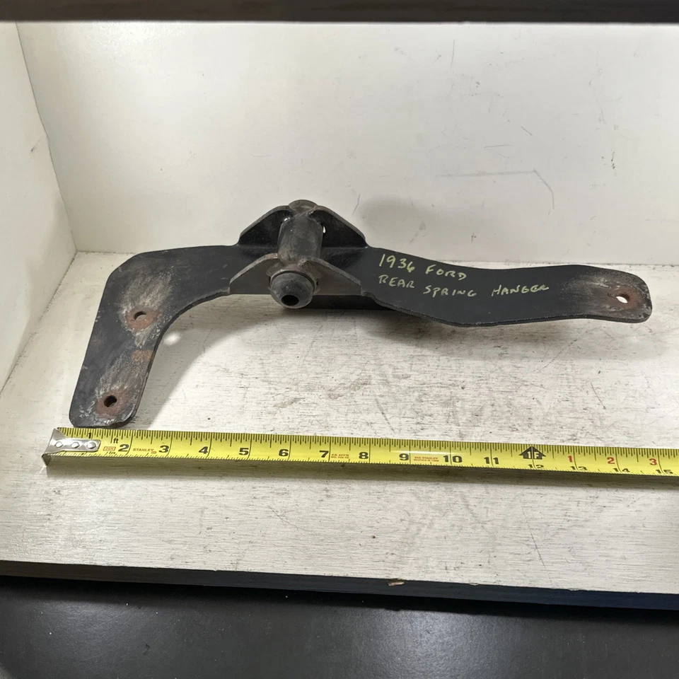 Vintage Used 1936 OEM Rear Spring Hanger Set LH And RH Sides Very Good Condition - Image 2 of 4