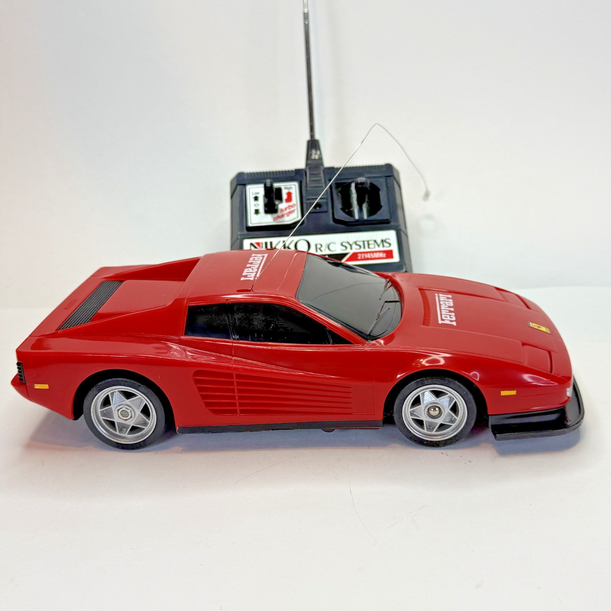 1:18 Nikko Ferrari Testarossa RC RTR 1986 RARE in box! WORKING