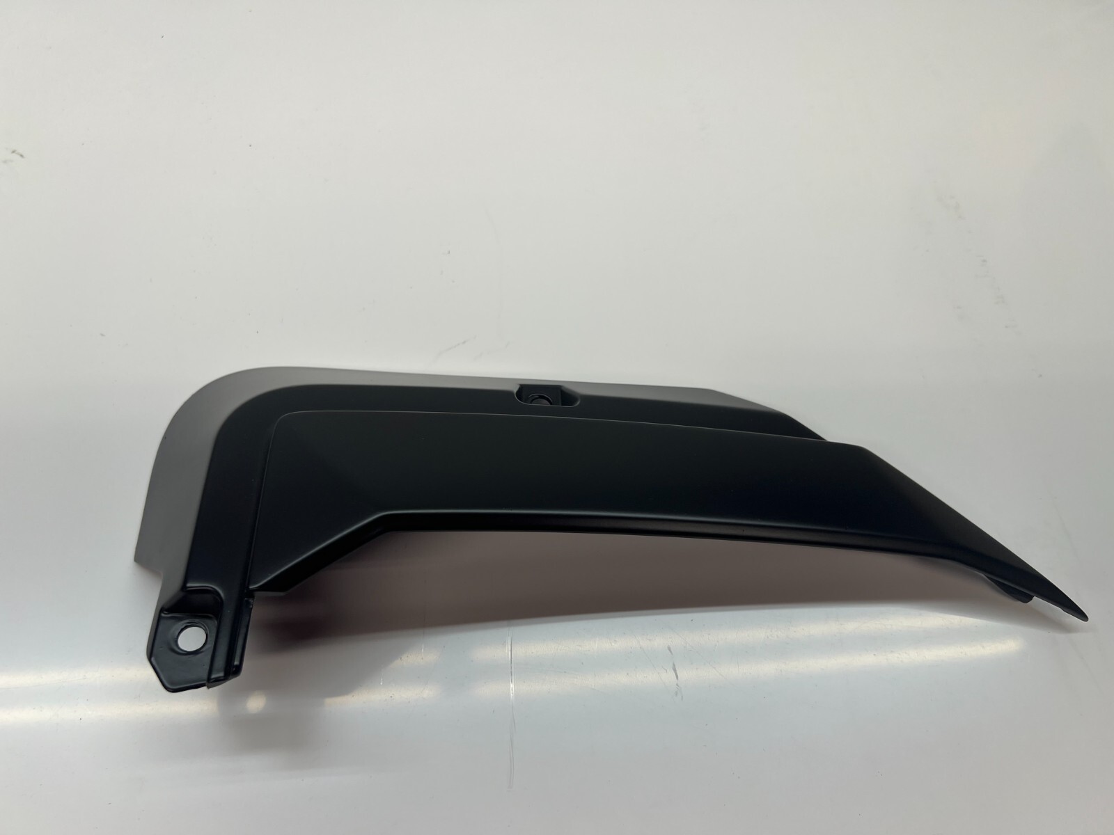 LAMBORGHINI AVENTADOR LP700 PASSENGER RIGHT SIDE RH MOLDING COVER OEM 470853510A