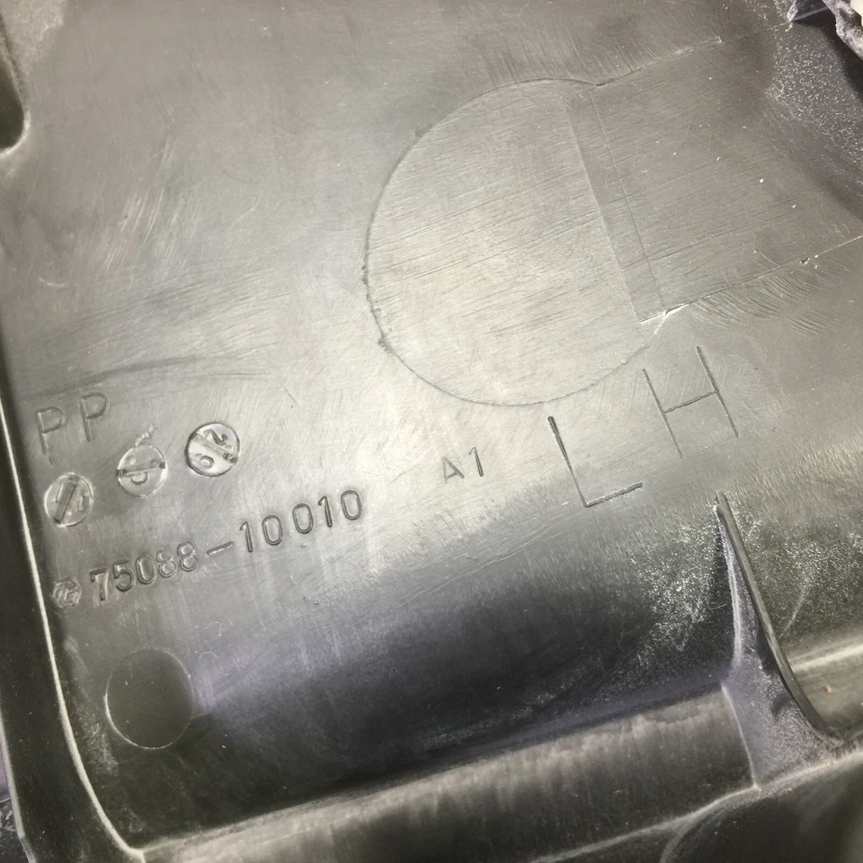 Cuarto de panel moldeado apertura de rueda LH 1984-86 Toyota Starlet EP71 genuino nuevo de stock Foto 4 de 4