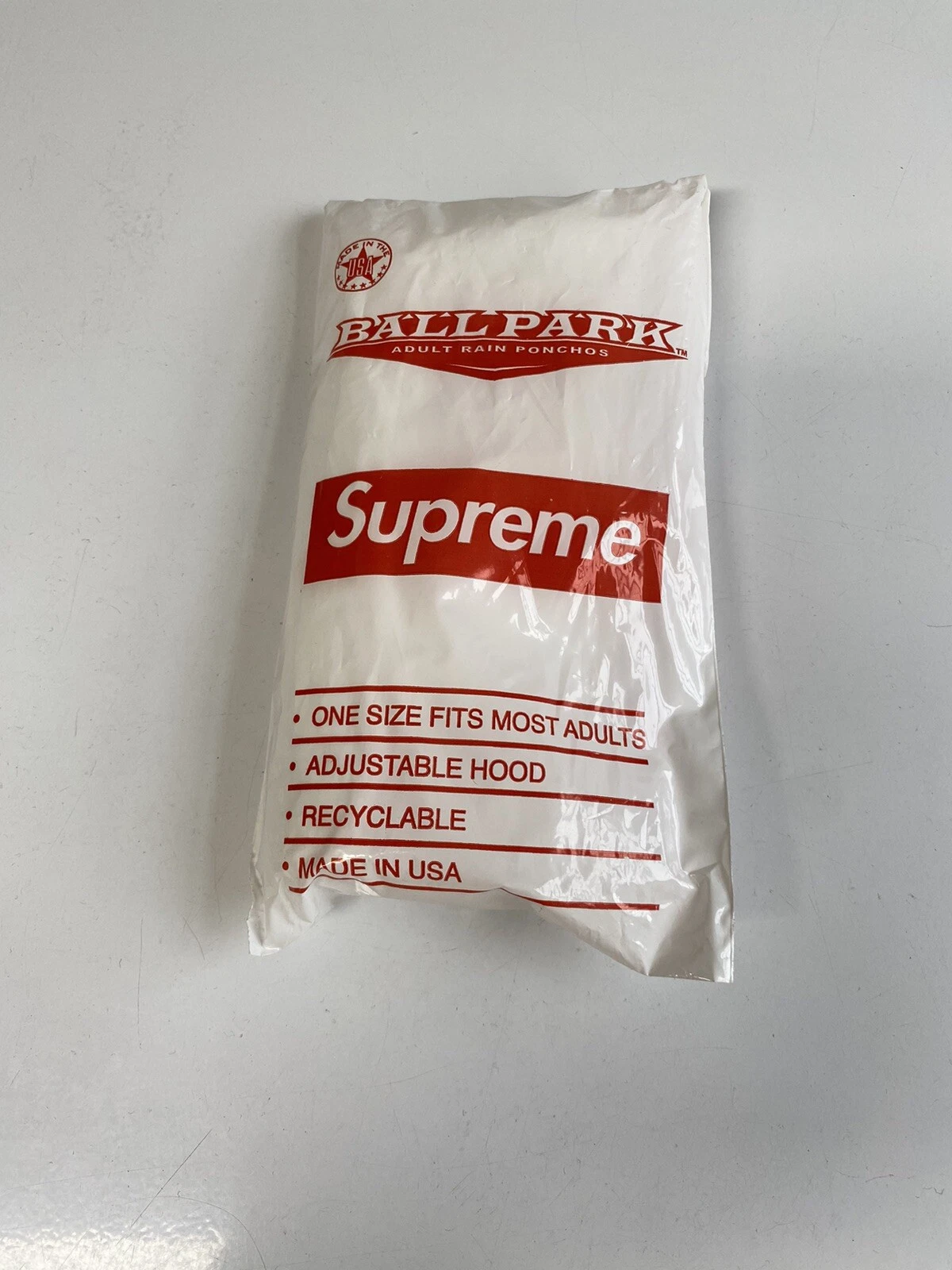 Boîte de bal Supreme Rain Poncho logo SS20 neuve